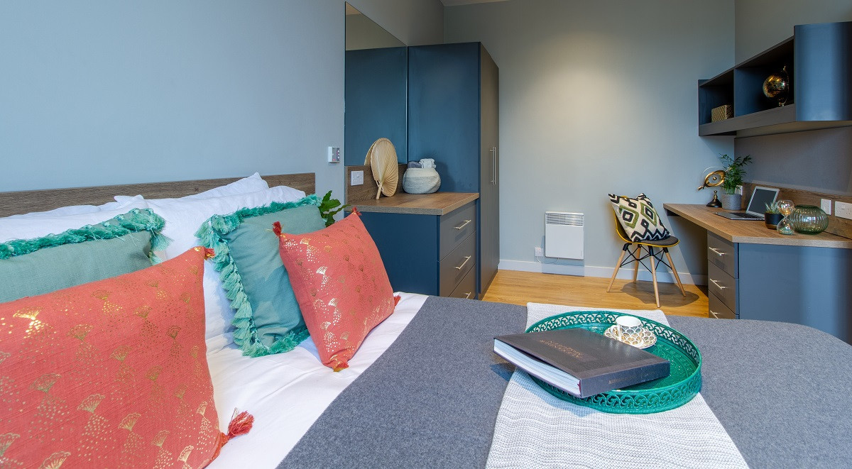  Premium 1 Bedroom Flat  -  Crown House  - Gallery -  1