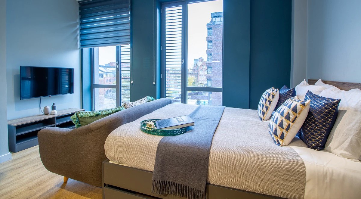  Luxury Plus Studio  -  Crown House  - Gallery -  1