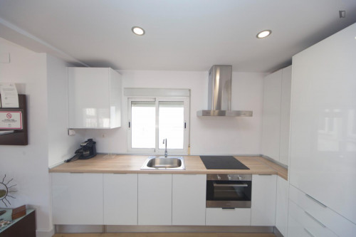 Cosy single bedroom in the Pajaritos neighbourhood