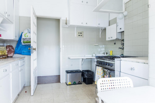 Light single room in 5-bedroom apartment, close to Cidade Universitária - Gallery - 23