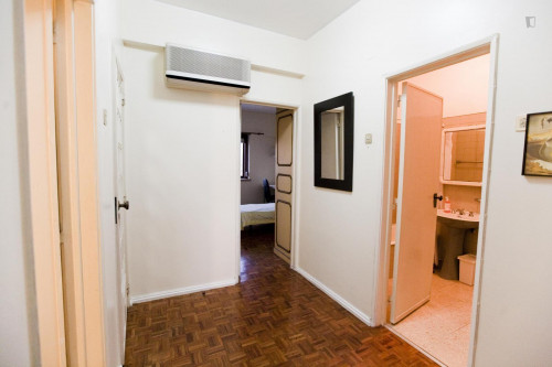 Light single room in 5-bedroom apartment, close to Cidade Universitária - Gallery - 8