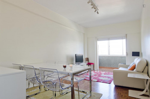 Light single room in 5-bedroom apartment, close to Cidade Universitária - Gallery - 15