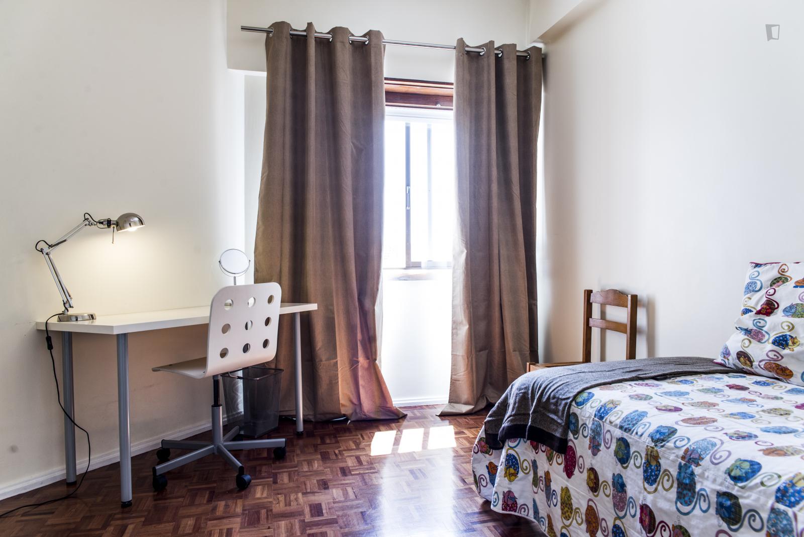 Light Single Room In 5-Bedroom Apartment, Close To Cidade Universitária - 1