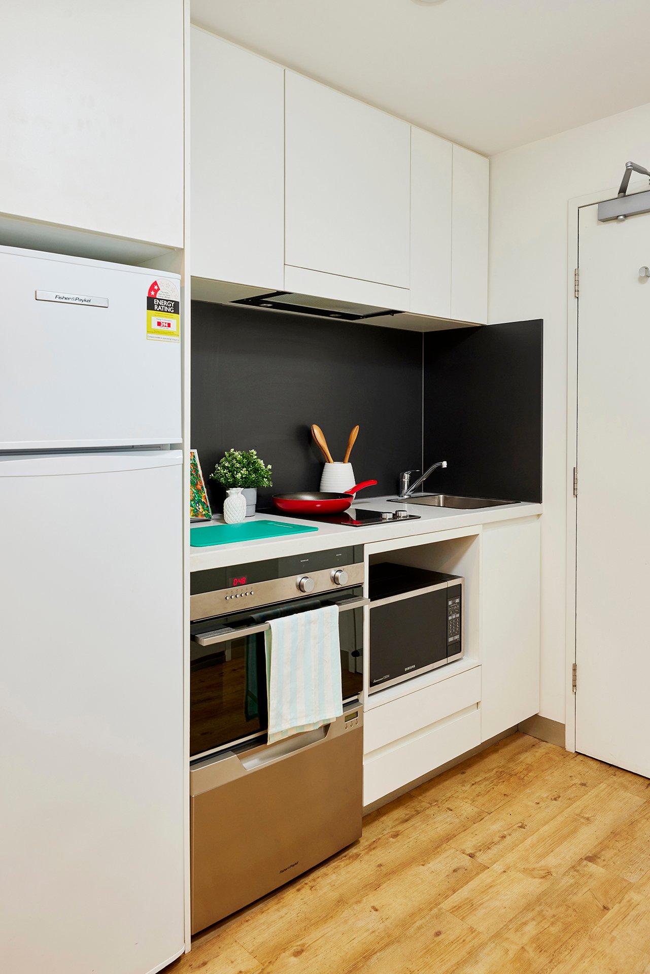 Ultra Twin King Single Bed Apartment - Scape Berkeley 1 - Gallery - 3