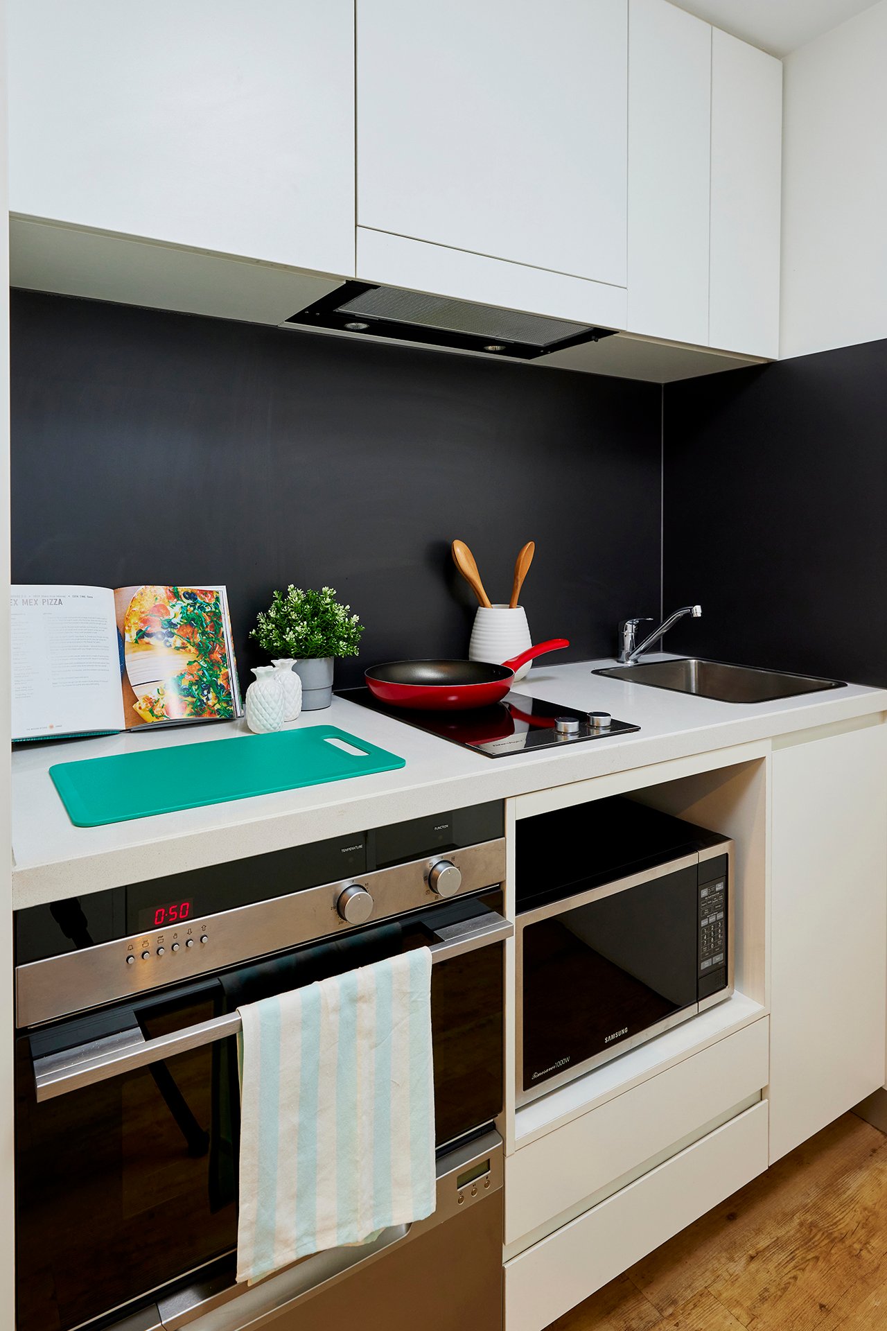 Ultra Twin King Single Bed Apartment - Scape Berkeley 1 - Gallery - 4