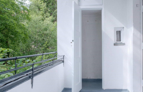 Spacious single bedroom with balcony in nice area - Gallery - 11