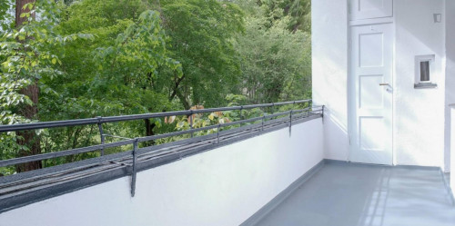Spacious single bedroom with balcony in nice area