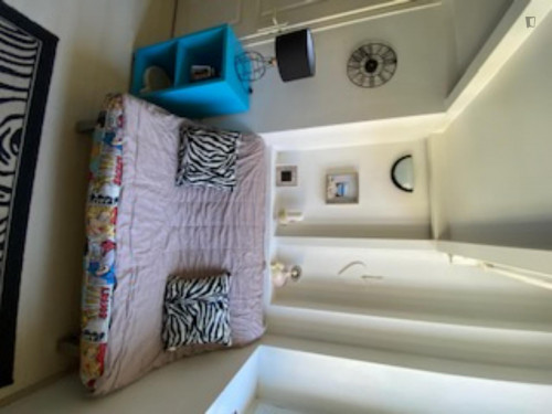 Lovely 2 rooms mezzanine apartment 3 minutes walking from the beach city center