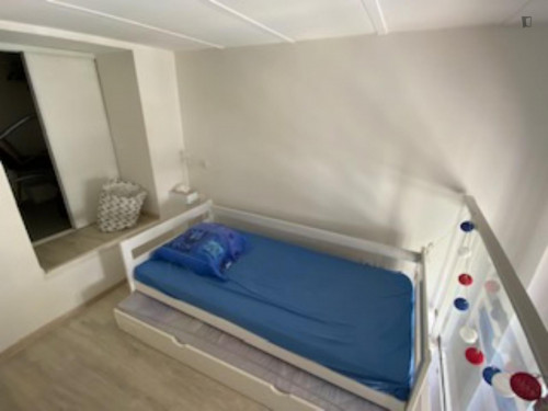 Lovely 2 rooms mezzanine apartment 3 minutes walking from the beach city center