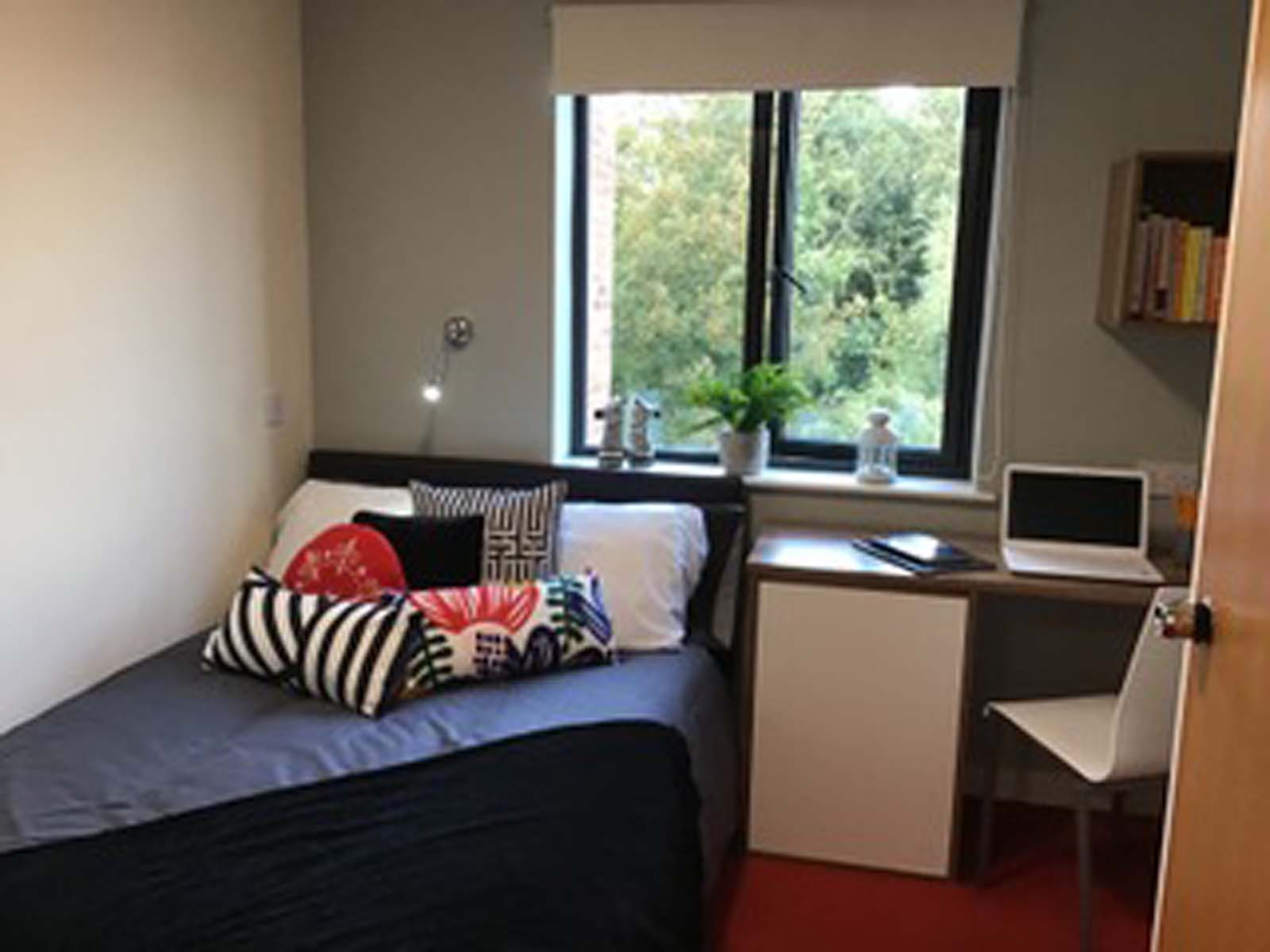  Deluxe En-Suite Kentish House  -  Canterbury Student Village  - Gallery -  34