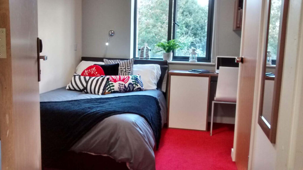 Deluxe En-Suite Kentish House  -  Canterbury Student Village  - Gallery -  9