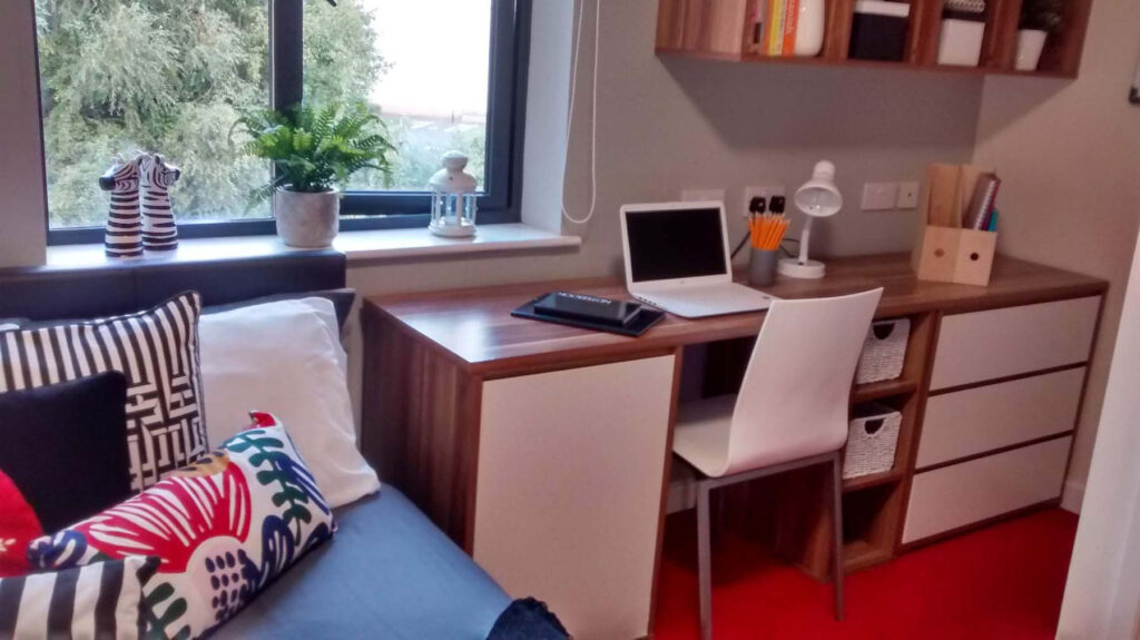  Deluxe En-Suite Kentish House  -  Canterbury Student Village  - Gallery -  10