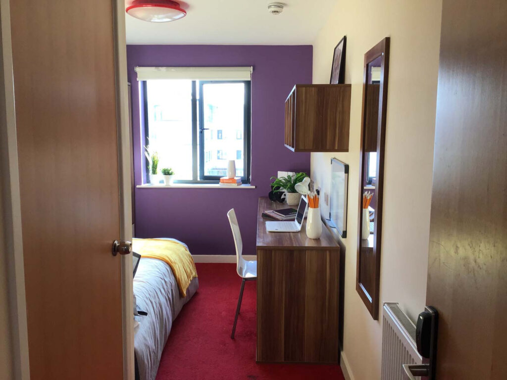  Classic En-Suite Kentish House  -  Canterbury Student Village  - Gallery -  1