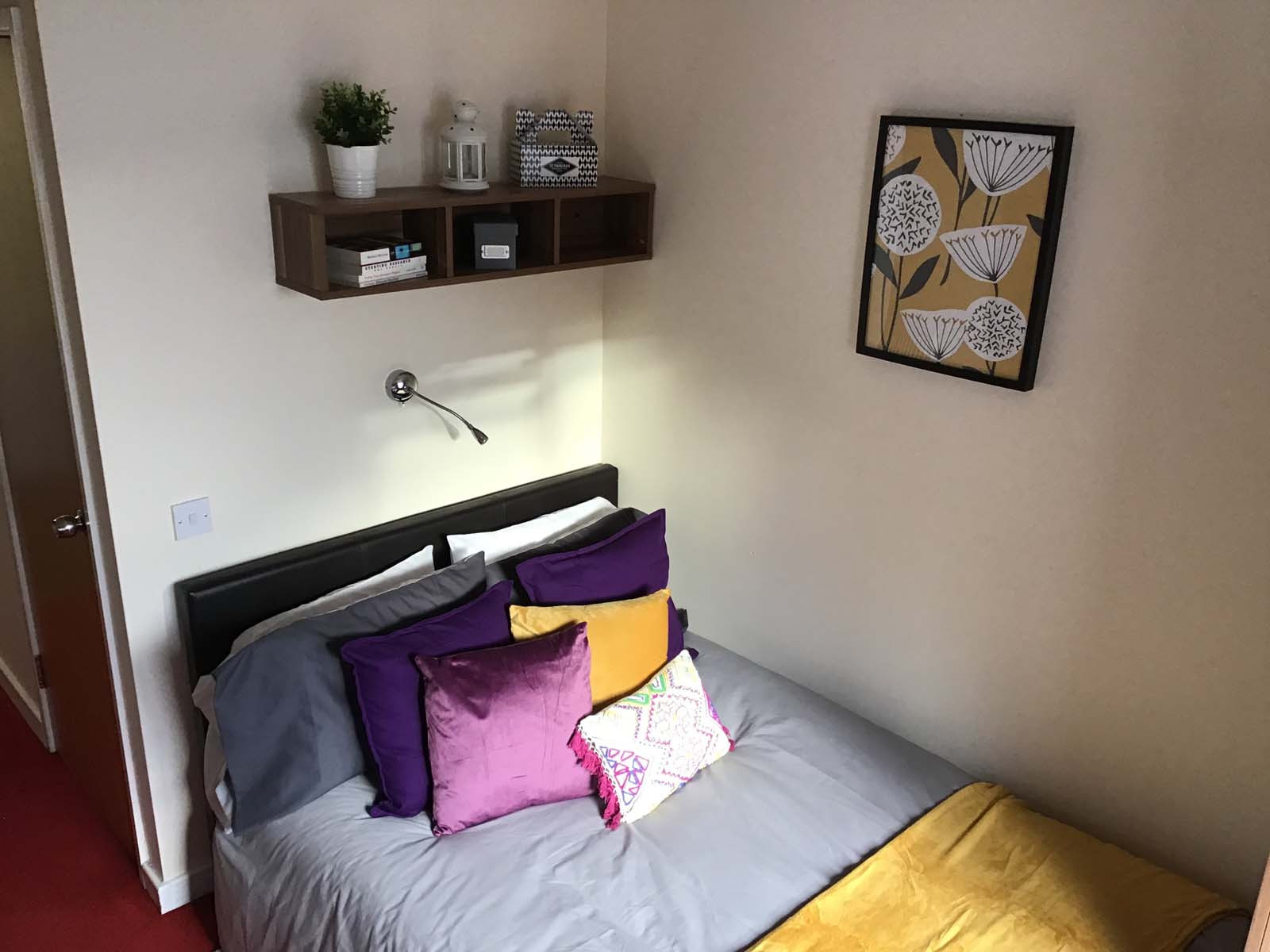  Classic En-Suite Kentish House  -  Canterbury Student Village  - Gallery -  11