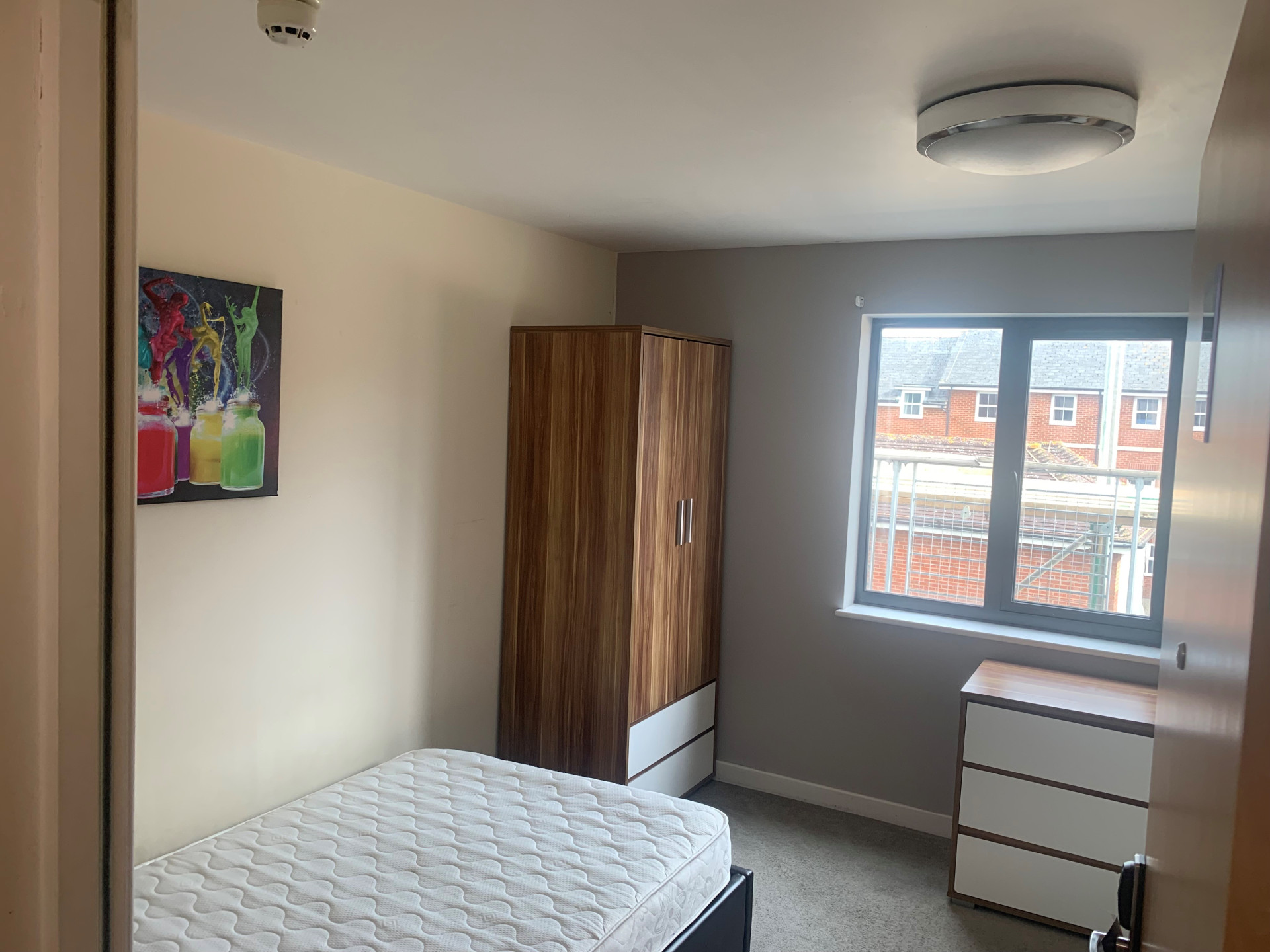  Deluxe En-Suite Behn Hall  -  Canterbury Student Village  - Gallery -  24