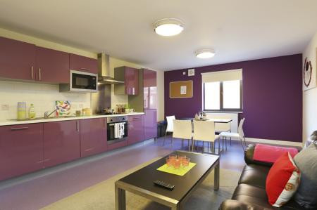  Deluxe En-Suite Behn Hall  -  Canterbury Student Village  - Gallery -  2