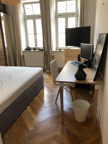 Spacious double bedroom in Ludwigsvorstadt-Isarvorstad
