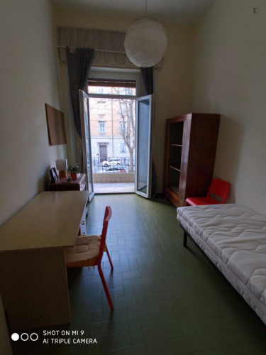 Single bedroom in 3-bedrooms shared apartment in Ancora