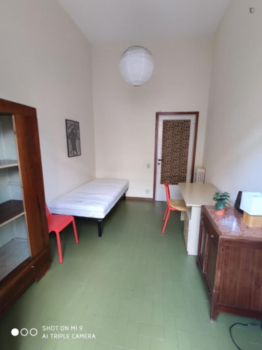 Single bedroom in 3-bedrooms shared apartment in Ancora