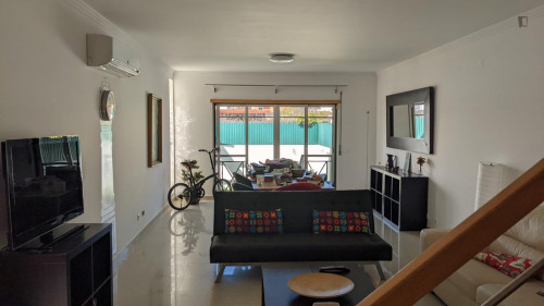 Comfy single ensuite bedroom with balcony near Carcavelos - Gallery - 13