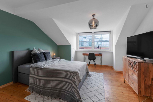 Spacious double bedroom in Ludwigsvorstadt-Isarvorstadt