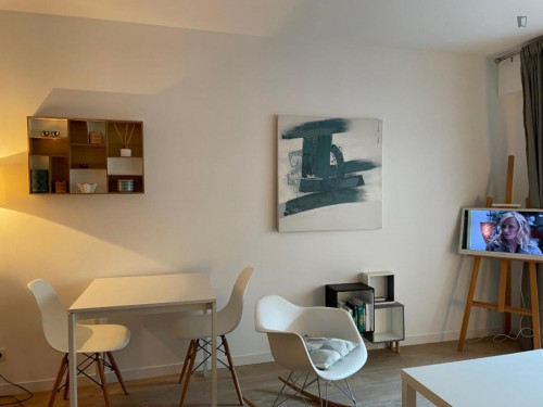 Nice 1-bedroom apartment on Avenue du Prado right next to Place Castellane