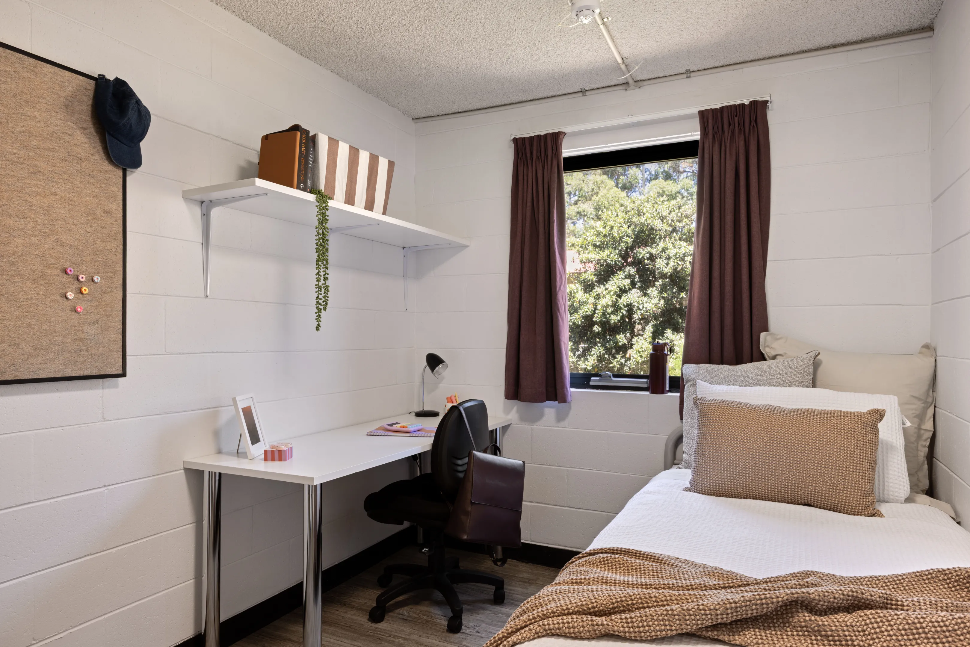  Refreshed 6 Bedroom Apartment - Jackson Road  -  UniLodge @ Curtin - Guild House  - Gallery -  2