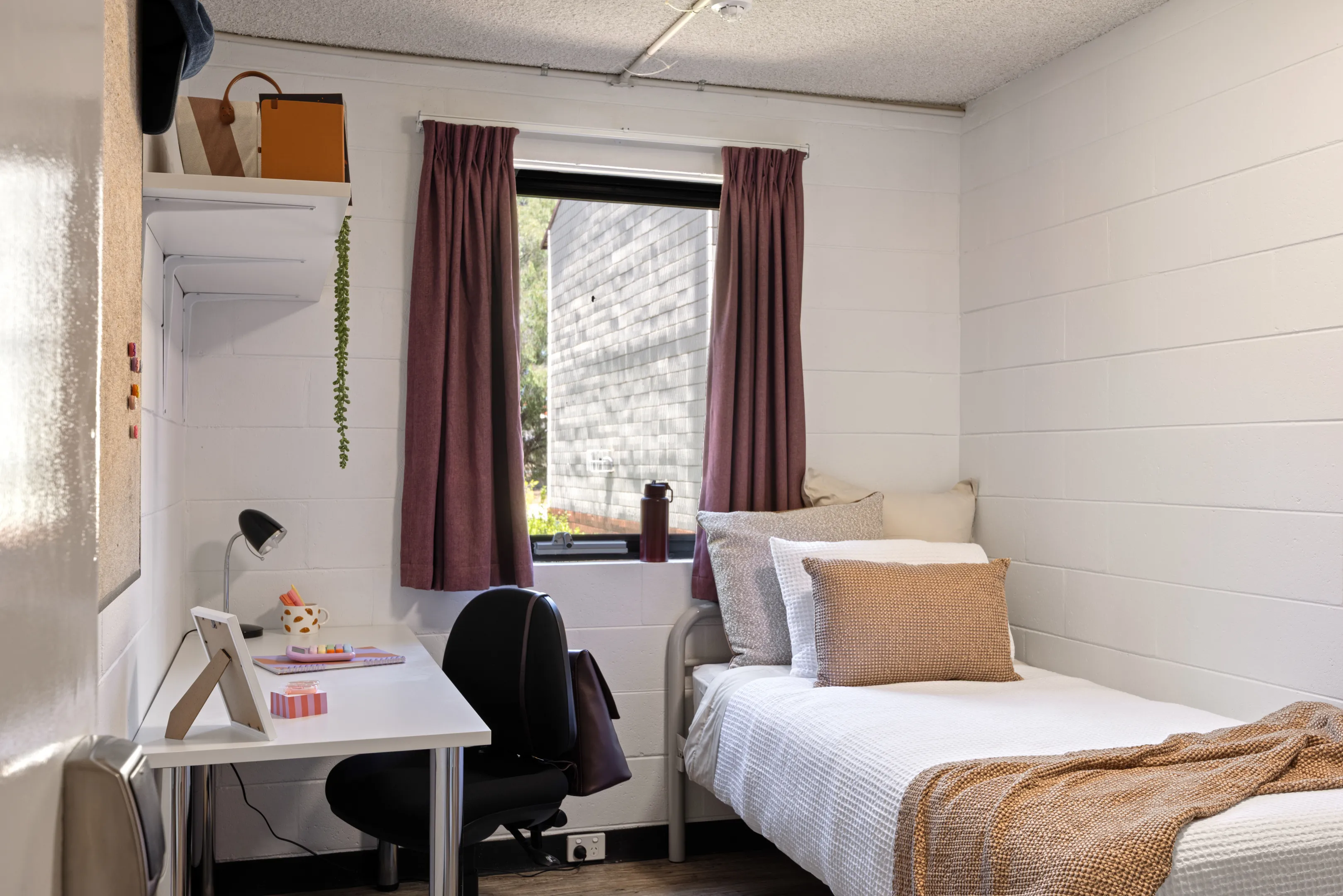  Refreshed 6 Bedroom Apartment - Jackson Road  -  UniLodge @ Curtin - Guild House  - Gallery -  3