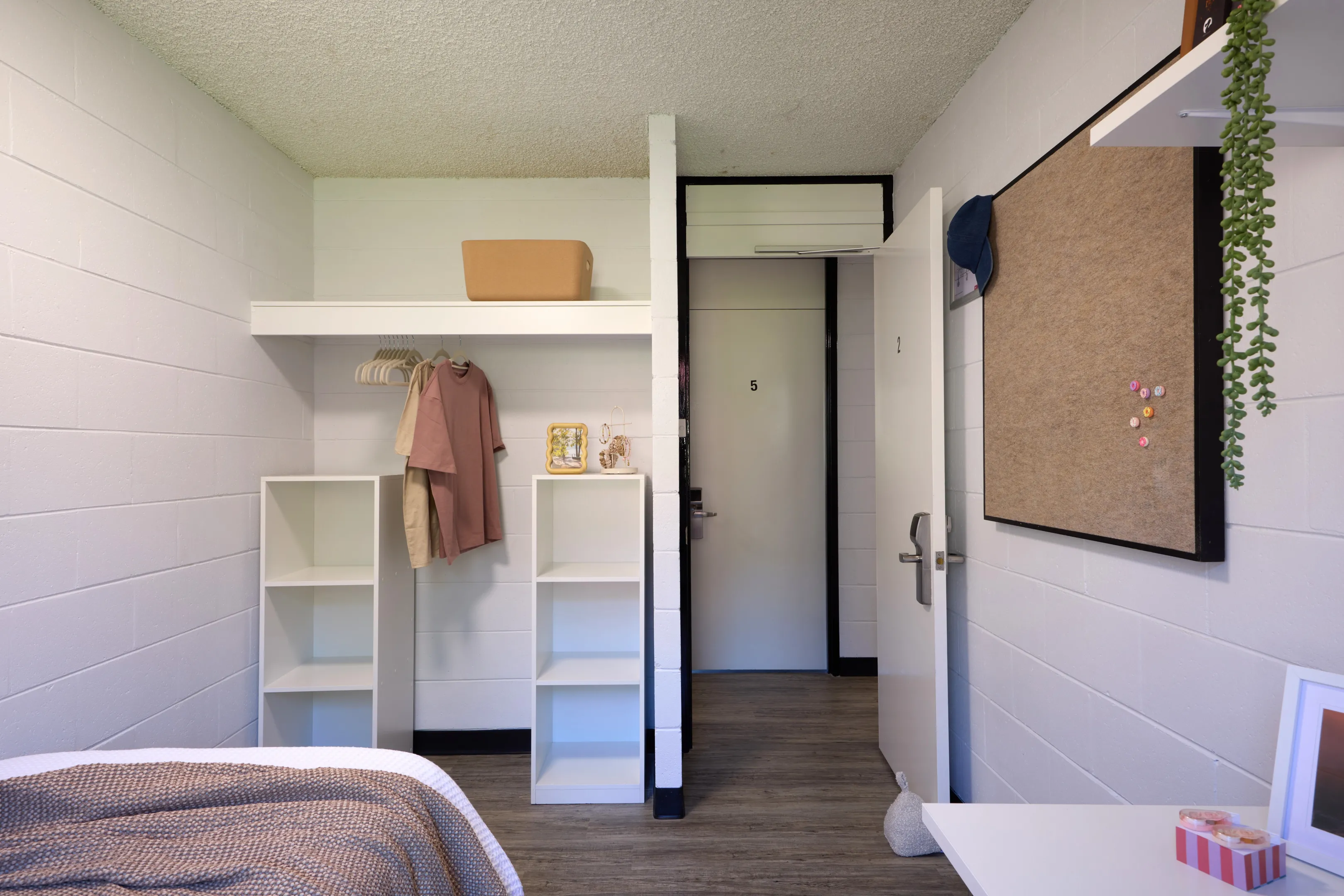  Refreshed 6 Bedroom Apartment - Jackson Road  -  UniLodge @ Curtin - Guild House  - Gallery -  1