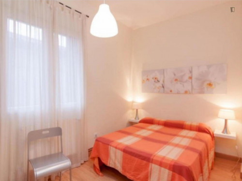 Beautiful 2-bedroom apartment close to the Santander train station