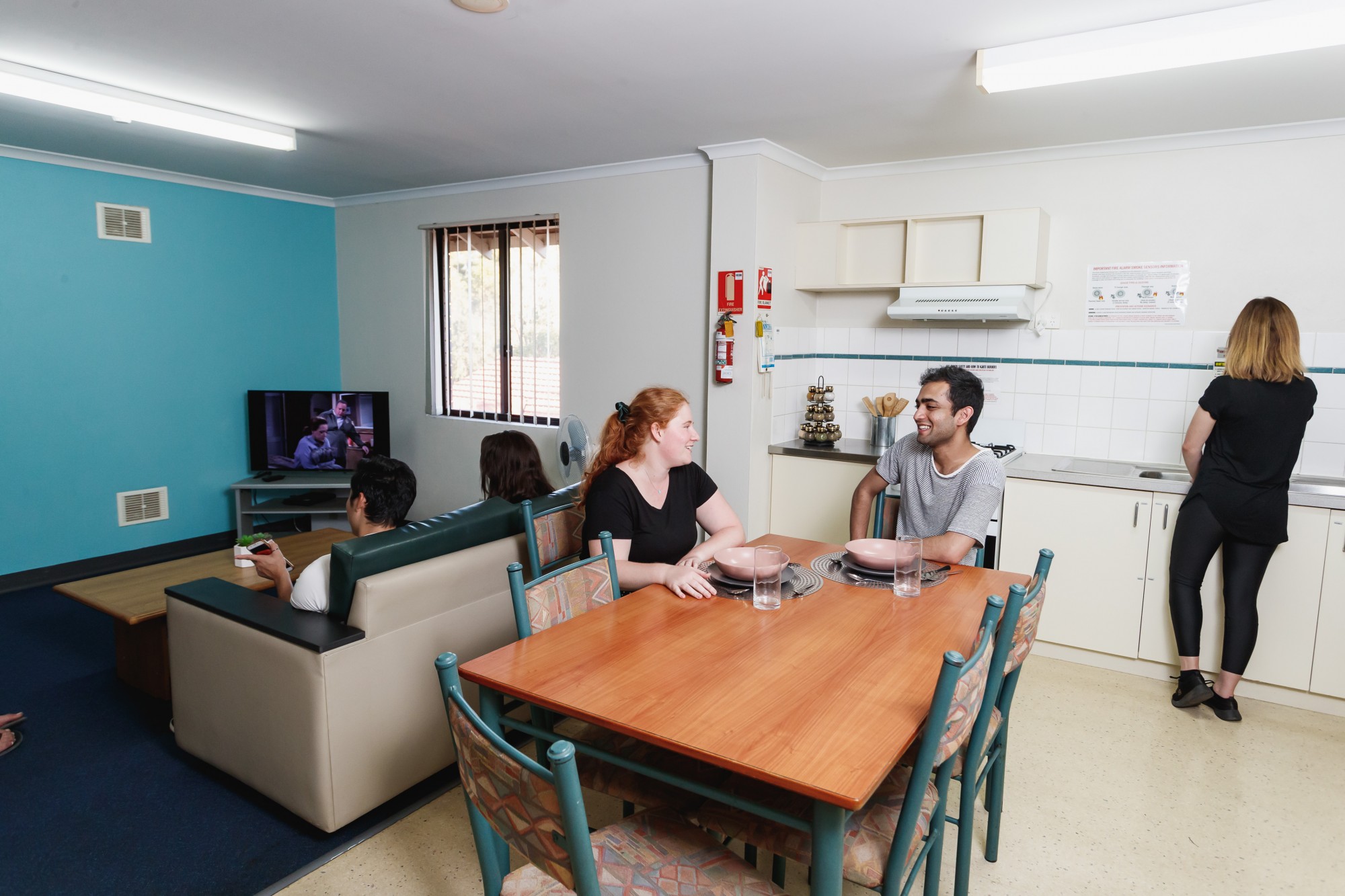  6 Bedroom Apartment  -  UniLodge @ Curtin - Erica Underwood House  - Gallery -  3