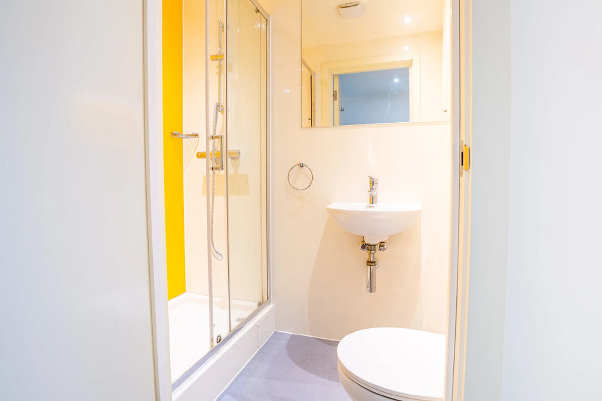  Premier Studio  -  Elmstead Place  - Gallery -  4
