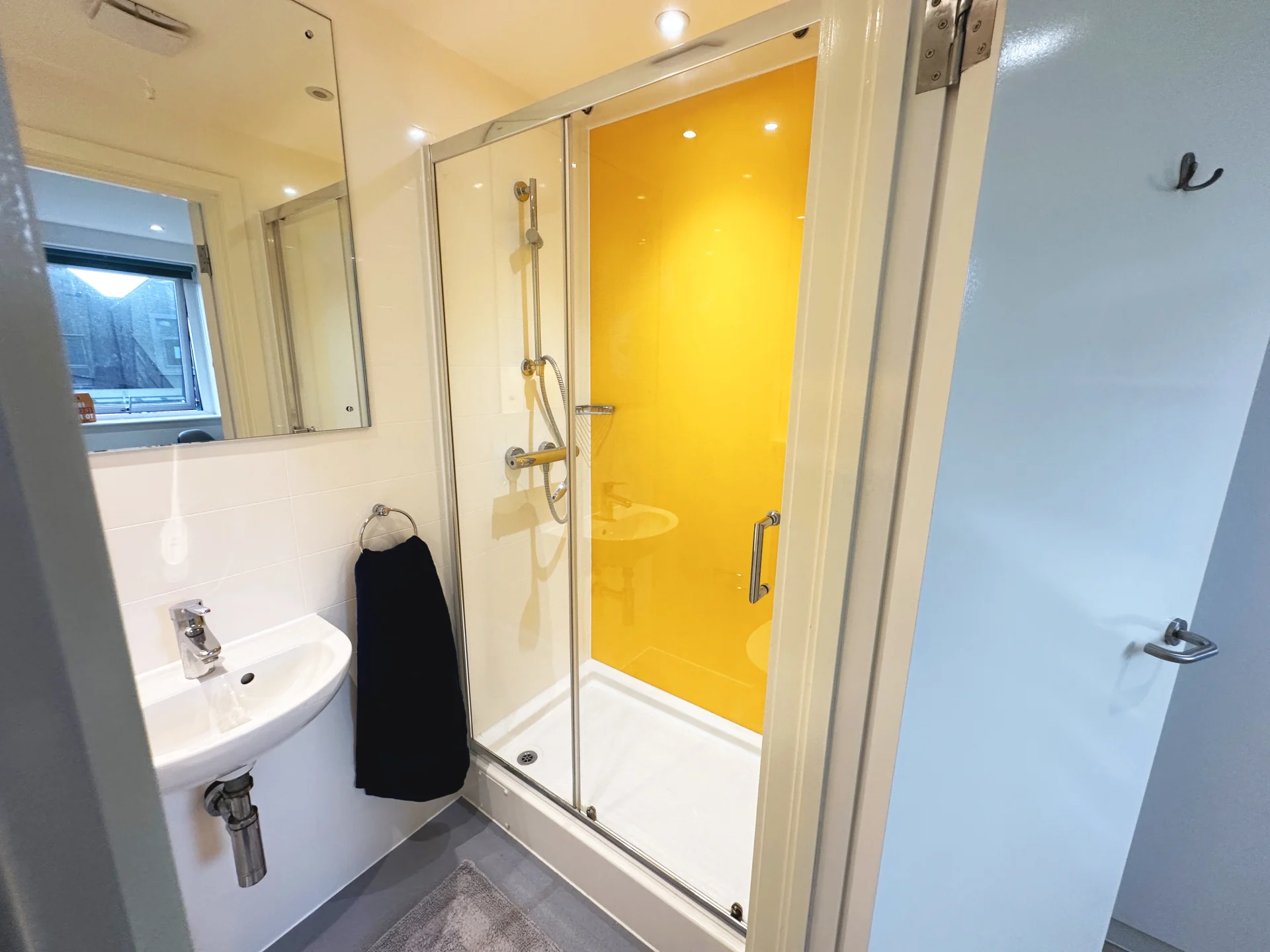 Ground Floor Premier Studio - 2