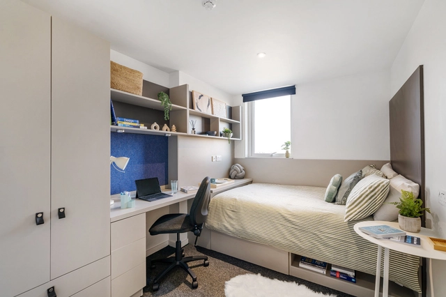  Silver En-Suite  -  Canvas City Point  - Gallery -  1