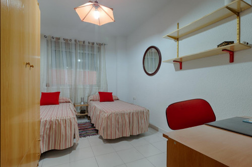Lovely twin bedroom near Universidad de Granada-Campus Fuentenueva
