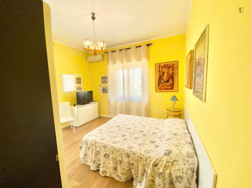 Appartamento soleggiato con ampia terrazza, giardino e parcheggio - Gallery - 21