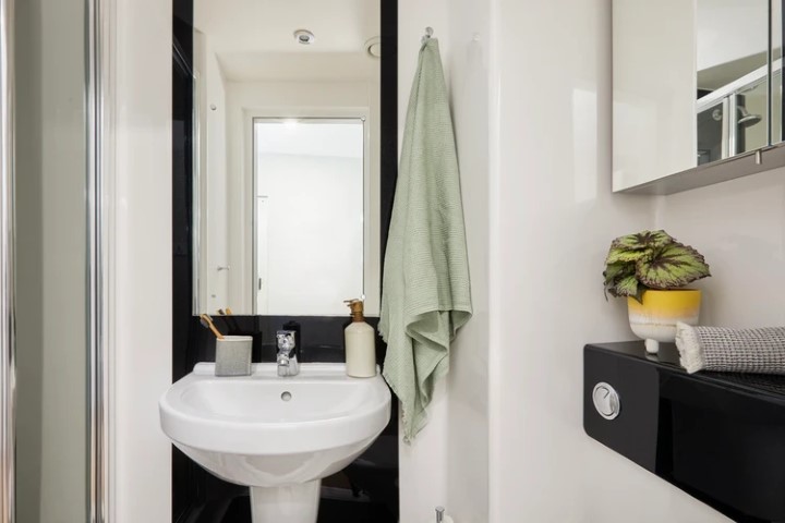  Medium High Double En-Suite  -  Unite Students Battery Park  - Gallery -  3