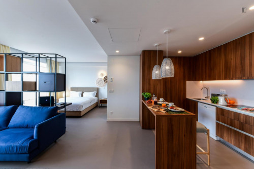 Studio in a residence near Jardim do Campo Pequeno - Gallery - 5