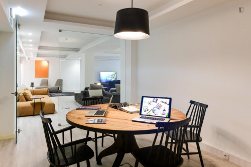 Studio in a residence near Jardim do Campo Pequeno - Gallery - 28