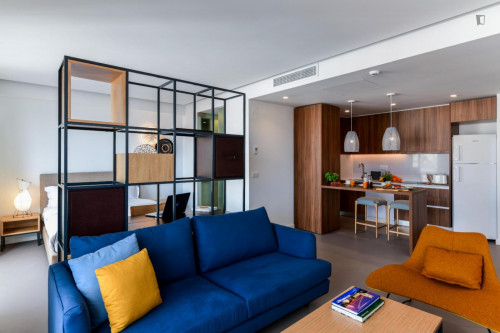 Studio in a residence near Jardim do Campo Pequeno - Gallery - 29