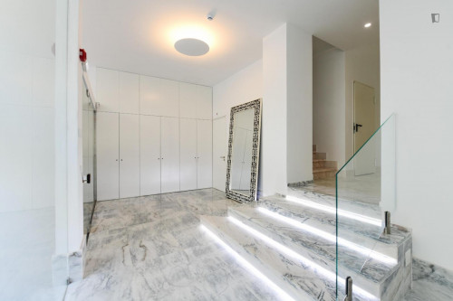 Studio in a residence near Jardim do Campo Pequeno - Gallery - 35