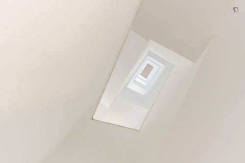 Studio in a residence near Jardim do Campo Pequeno - Gallery - 16