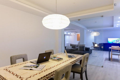 Studio in a residence near Jardim do Campo Pequeno - Gallery - 27