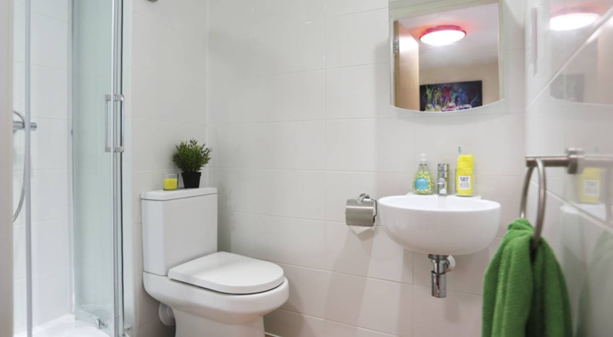  Deluxe En-Suite - Kentish House  -  Canterbury Student Village  - Gallery -  2