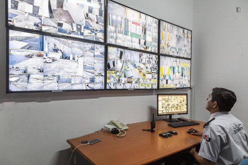 Bright twin bedroom in Dubai for professionals