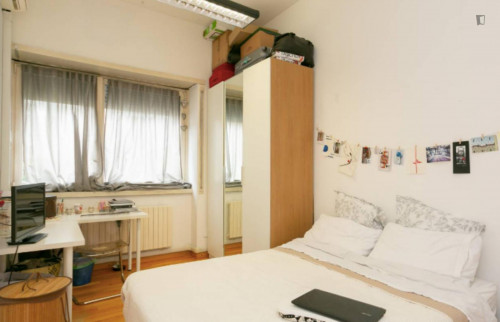 Double bedroom in a 4-bedrooms apartment