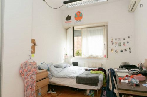 Double bedroom in a 4-bedrooms apartment