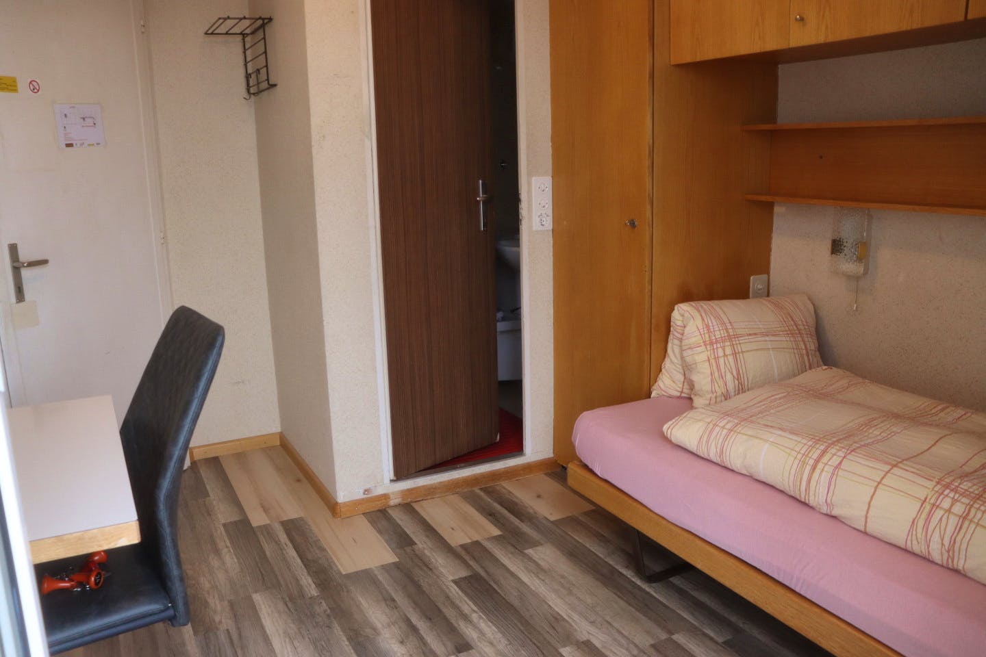  Private Room With Private Bathroom  -  Vibrant Cozy House  - Gallery -  13