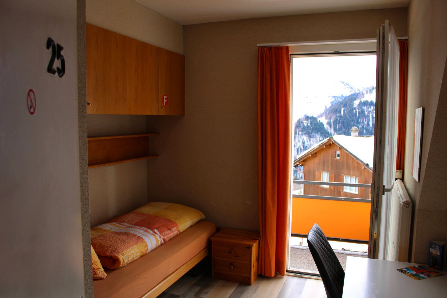  Private Room With Private Bathroom  -  Vibrant Cozy House  - Gallery -  8