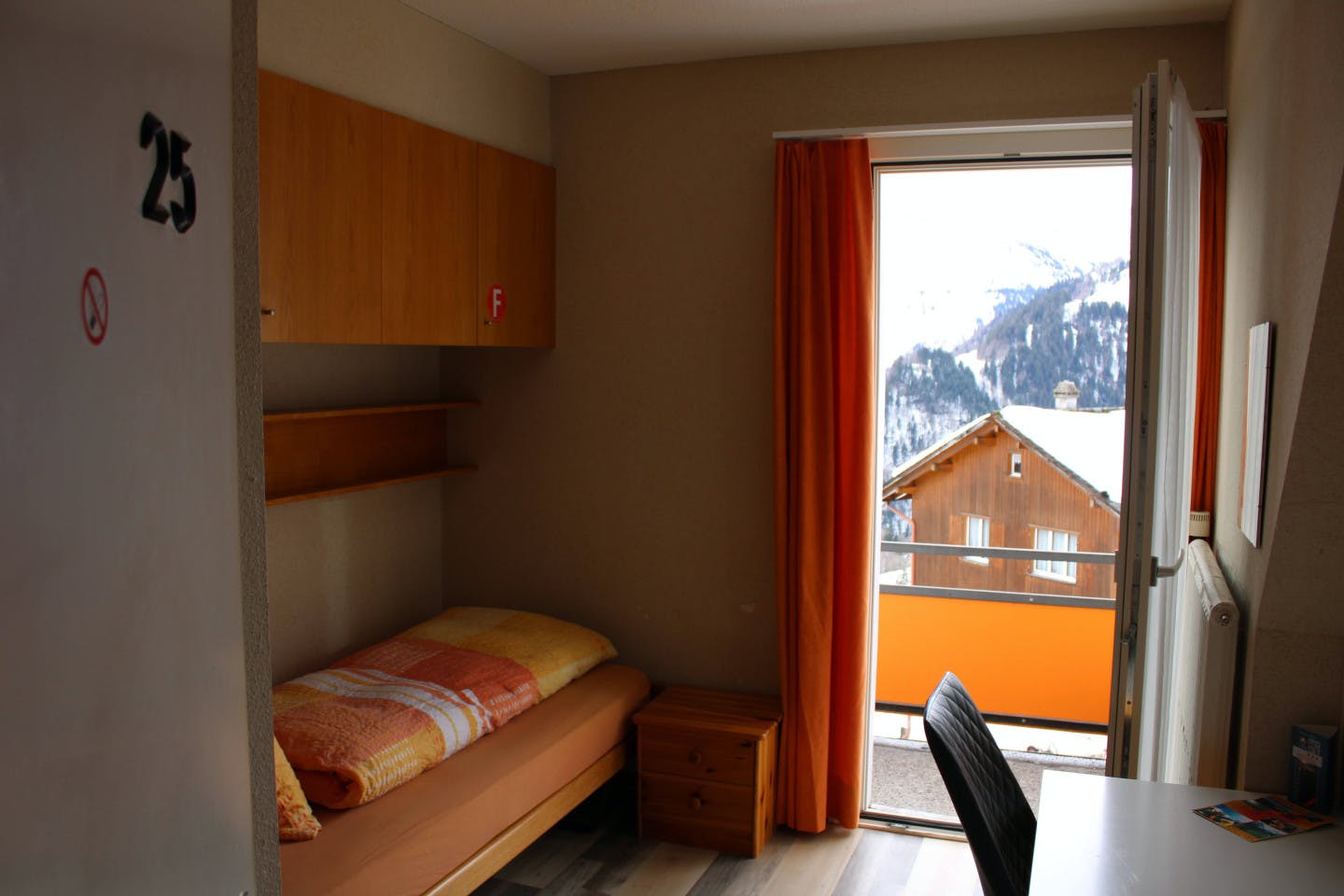  Private Room With Private Bathroom  -  Vibrant Cozy House  - Gallery -  1